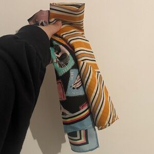 3/$30 bundle of 2 Zara scarves